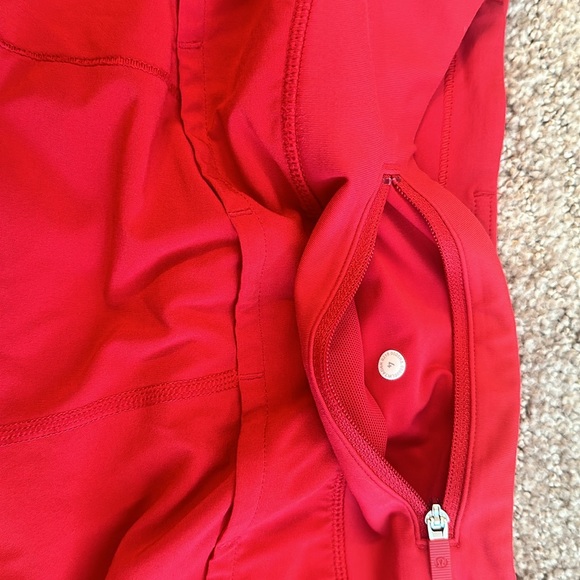 Lululemon- Speed Up shorts - Picture 2 of 2